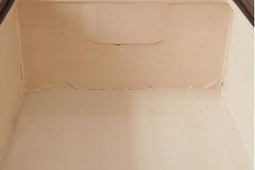 アンティーク家具　大正期　タモ玉杢材・唐木材　火鉢をリメイクしたサイドテーブル(脚付収納箱)