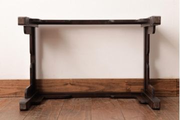 アンティーク家具　大正期　タモ玉杢材・唐木材　火鉢をリメイクしたサイドテーブル(脚付収納箱)