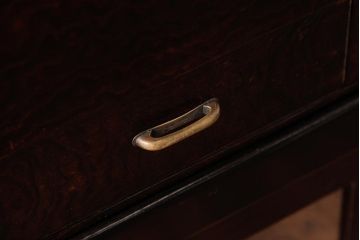 アンティーク家具　大正期　タモ玉杢材・唐木材　火鉢をリメイクしたサイドテーブル(脚付収納箱)