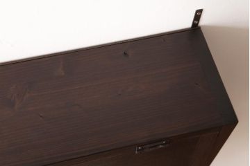 ラフジュ工房オリジナル　渋みのある風合いが魅力的なパタパタ扉の壁掛け収納棚(ウォールシェルフ)(1)