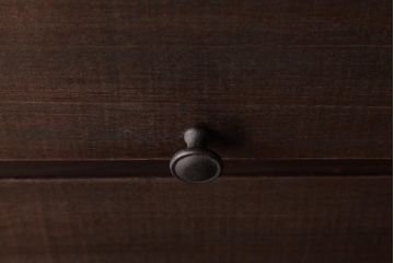 ラフジュ工房オリジナル　渋みのある風合いが魅力的なパタパタ扉の壁掛け収納棚(ウォールシェルフ)(1)