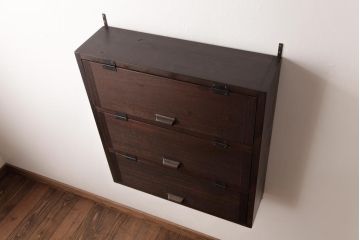 ラフジュ工房オリジナル　渋みのある風合いが魅力的なパタパタ扉の壁掛け収納棚(ウォールシェルフ、戸棚)(R-034315)(2)