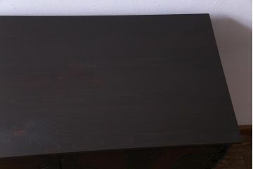 アンティーク家具　明治期　棚付き・観音開き戸　十字金具が魅力のリメイク箪笥サイドボード(収納棚)