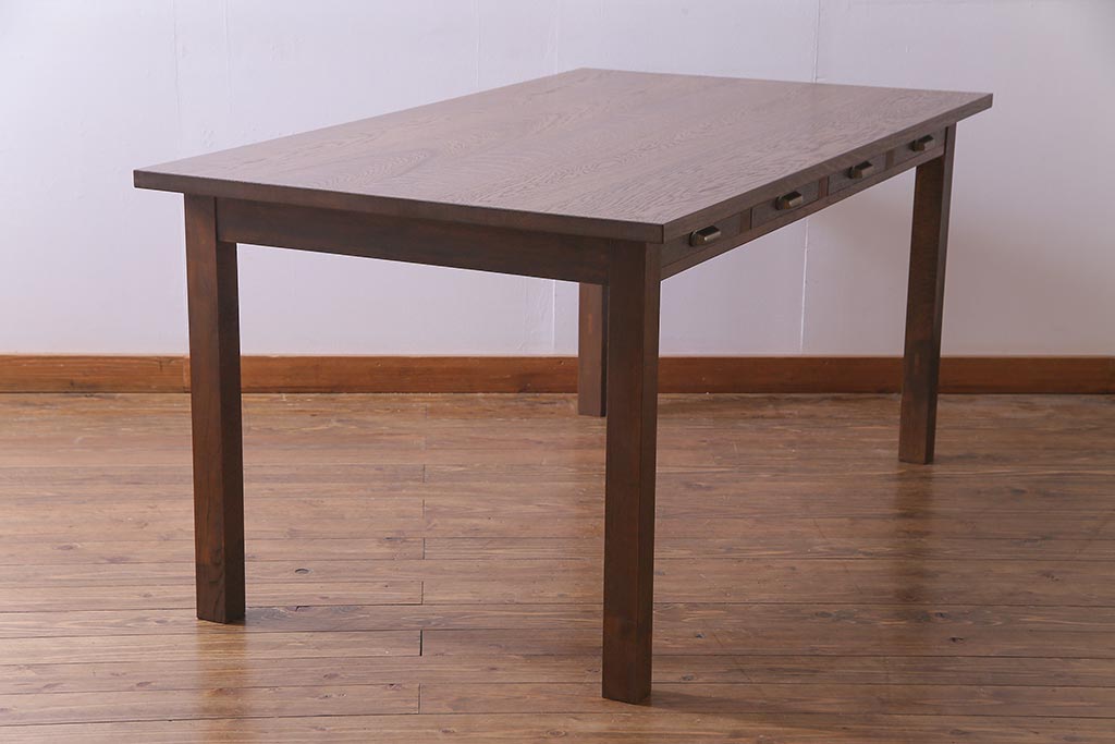 リメイク家具　天板オーク材　素朴な佇まいが魅力の引き出し付き作業テーブル(ダイニングテーブル、作業台)