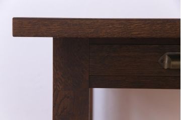 リメイク家具　天板オーク材　素朴な佇まいが魅力の引き出し付き作業テーブル(ダイニングテーブル、作業台)