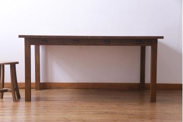 リメイク家具　天板オーク材　素朴な佇まいが魅力の引き出し付き作業テーブル(ダイニングテーブル、作業台)(1)