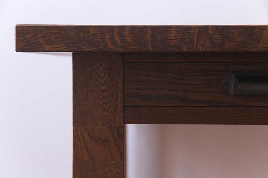 リメイク家具　天板オーク材　素朴な佇まいが魅力の引き出し付き作業テーブル(ダイニングテーブル、作業台)(1)
