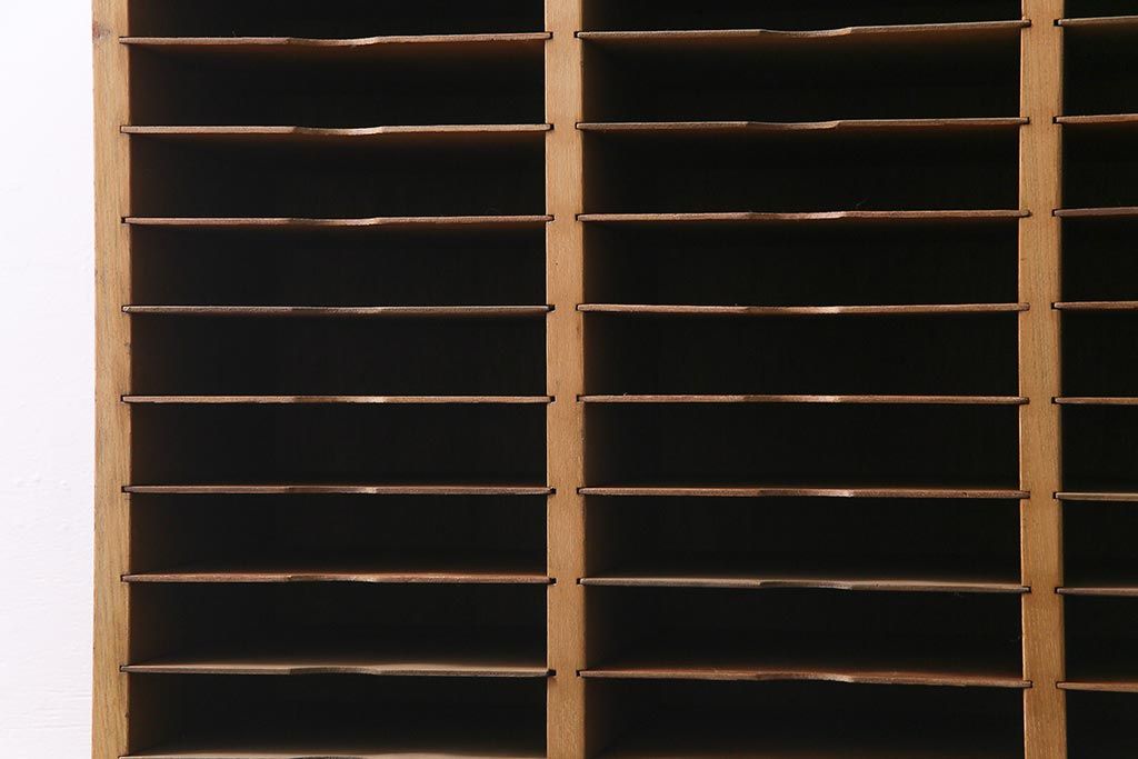 アンティーク家具　和製アンティーク　古い病院で使われていたノスタルジックなカルテケース(レターラック)