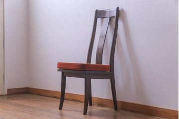 中古　民芸家具　洗練された大人の雰囲気が漂うチェア(椅子、ダイニングチェア)