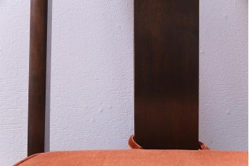 中古　民芸家具　ベルベットのクッションが上品な印象与えるチェア(椅子、ダイニングチェア)
