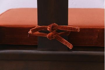 中古　民芸家具　ベルベットのクッションが上品な印象与えるチェア(椅子、ダイニングチェア)