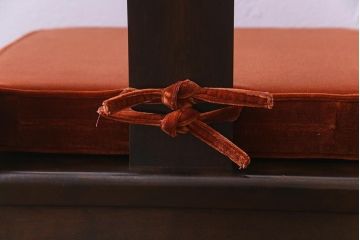 中古　民芸家具　ベルベットのクッションが上品な印象与えるチェア(椅子、ダイニングチェア)(1)