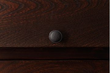 ラフジュ工房オリジナル　古い木の味わいが楽しめるパタパタ扉の壁掛け収納棚(ウォールシェルフ)(2)