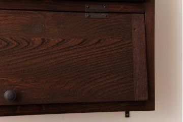 ラフジュ工房オリジナル　古い木の味わいが楽しめるパタパタ扉の壁掛け収納棚(ウォールシェルフ)(2)