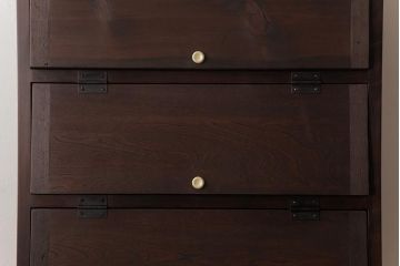 ラフジュ工房オリジナル　古い木の味わいが楽しめるパタパタ扉の壁掛け収納棚(ウォールシェルフ、戸棚)(R-034336)(3)