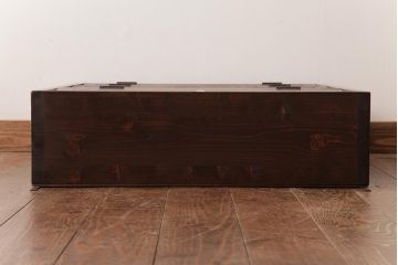ラフジュ工房オリジナル　古い木の味わいが楽しめるパタパタ扉の壁掛け収納棚(ウォールシェルフ)