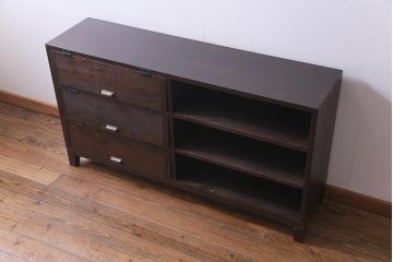 ラフジュ工房オリジナル　リメイク家具　脚付き　明治期の松材が味わい深いパタパタ扉のリビングボード(下駄箱、収納棚、サイドボード)