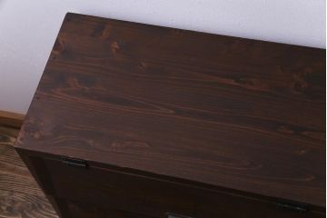 ラフジュ工房オリジナル　リメイク家具　明治期の松材が味わい深いパタパタ扉のリビングボード(下駄箱、収納棚、サイドボード)(1)