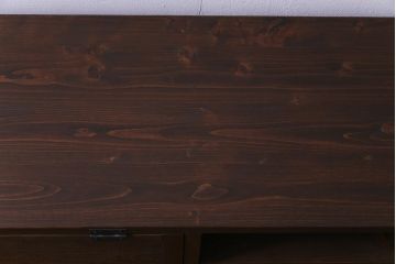 ラフジュ工房オリジナル　リメイク家具　明治期の松材が味わい深いパタパタ扉のリビングボード(下駄箱、収納棚、サイドボード)(1)