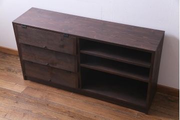 ラフジュ工房オリジナル　リメイク家具　明治期の松材が味わい深いパタパタ扉のリビングボード(下駄箱、収納棚、サイドボード)(2)