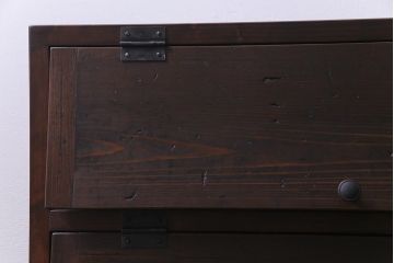 ラフジュ工房オリジナル　リメイク家具　明治期の松材が味わい深いパタパタ扉のリビングボード(下駄箱、収納棚、サイドボード)(2)