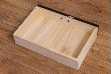 工芸品　本漆塗り　蒔絵　細部まで趣向が凝らされた輪島塗の茶棚(飾り棚、茶箪笥)(定価約300万円)