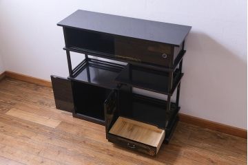 工芸品　本漆塗り　蒔絵　細部まで趣向が凝らされた輪島塗の茶棚(飾り棚、茶箪笥)(定価約300万円)