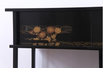 工芸品　本漆塗り　蒔絵　細部まで趣向が凝らされた輪島塗の茶棚(飾り棚、茶箪笥)(定価約300万円)