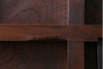 和製アンティーク　総ケヤキ材　存在感抜群の大黒天の金具が目を引く蔵戸(引き戸、建具、玄関戸)