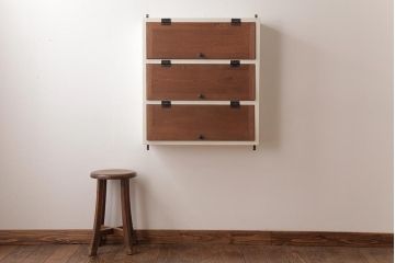 ラフジュ工房オリジナル　ペイント　コントラストがおしゃれなパタパタ扉の壁掛け収納棚(ウォールシェルフ、戸棚)(R-034347)(2)