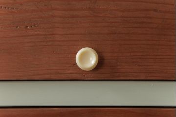 ラフジュ工房オリジナル　ペイント　コントラストがおしゃれなパタパタ扉の壁掛け収納棚(ウォールシェルフ、戸棚)(R-034348)(3)