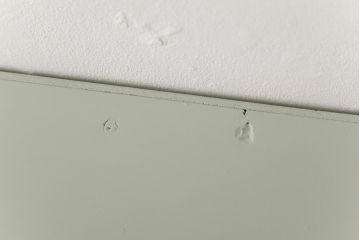 ラフジュ工房オリジナル　ペイント　コントラストがおしゃれなパタパタ扉の壁掛け収納棚(ウォールシェルフ、戸棚)(R-034348)(3)