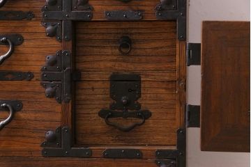 アンティーク家具　和製アンティーク　前面桐材　極上の作りが魅力を放つ会津帳場箪笥(和タンス、時代箪笥、桐箪笥、桐たんす)