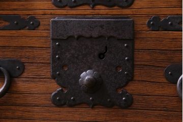 アンティーク家具　和製アンティーク　前面桐材　極上の作りが魅力を放つ会津帳場箪笥(和タンス、時代箪笥、桐箪笥、桐たんす)