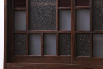 ラフジュ工房オリジナル　古建具リメイク　大正ロマンの雰囲気を演出する色ガラス入り戸棚(収納棚)