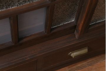 ラフジュ工房オリジナル　古建具リメイク　大正ロマンの雰囲気を演出する色ガラス入り戸棚(収納棚)