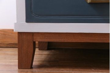 ペイント家具　シャビーシックなお部屋にも似合う日本製の脚付きキャビネット(収納棚)