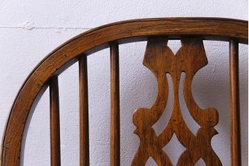 アンティーク家具　イギリスアンティーク　ニレ材　ボウバック　ぬくもりと安らぎを感じるようなウィンザーチェア(ダイニングチェア、椅子、ウインザーチェア)
