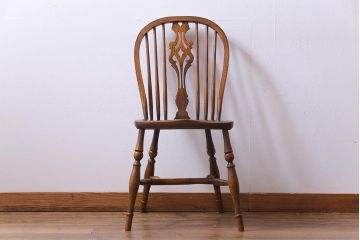アンティーク家具　イギリスアンティーク　ニレ材　ボウバック　ぬくもりと安らぎを感じるようなウィンザーチェア(ダイニングチェア、椅子、ウインザーチェア)