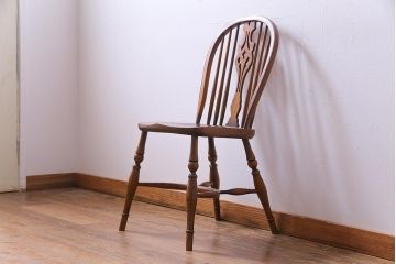 アンティーク家具　イギリスアンティーク　ニレ材　ボウバック　ぬくもりと安らぎを感じるようなウィンザーチェア(ダイニングチェア、椅子、ウインザーチェア)(1)