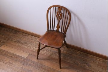 アンティーク家具　イギリスアンティーク　ニレ材　ボウバック　ぬくもりと安らぎを感じるようなウィンザーチェア(ダイニングチェア、椅子、ウインザーチェア)(1)