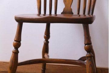 アンティーク家具　イギリスアンティーク　ニレ材　ボウバック　ぬくもりと安らぎを感じるようなウィンザーチェア(ダイニングチェア、椅子、ウインザーチェア)(1)