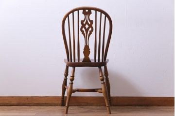 アンティーク家具　イギリスアンティーク　ニレ材　ボウバック　ぬくもりと安らぎを感じるようなウィンザーチェア(ダイニングチェア、椅子、ウインザーチェア)(1)