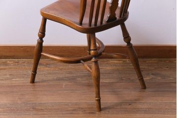 アンティーク家具　イギリスアンティーク　ニレ材　ボウバック　ぬくもりと安らぎを感じるようなウィンザーチェア(ダイニングチェア、椅子、ウインザーチェア)(1)