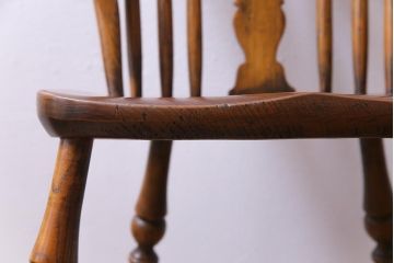 アンティーク家具　イギリスアンティーク　ニレ材　ボウバック　ぬくもりと安らぎを感じるようなウィンザーチェア(ダイニングチェア、椅子、ウインザーチェア)(2)