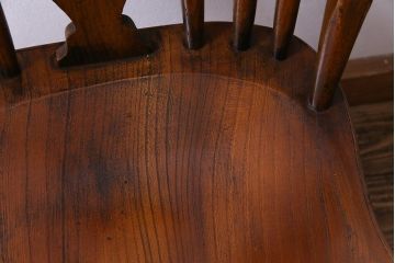 アンティーク家具　イギリスアンティーク　ニレ材　ボウバック　ぬくもりと安らぎを感じるようなウィンザーチェア(ダイニングチェア、椅子、ウインザーチェア)(3)