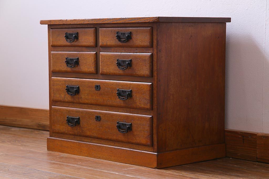 アンティーク家具　和製アンティーク　タモ材　細かな木目と風合いに味わいがある小振りな引き出し(小物収納)