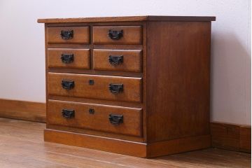 アンティーク家具　和製アンティーク　タモ材　細かな木目と風合いに味わいがある小振りな引き出し(小物収納)