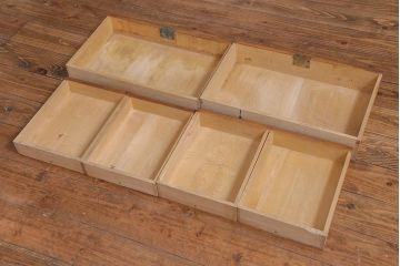 アンティーク家具　和製アンティーク　タモ材　細かな木目と風合いに味わいがある小振りな引き出し(小物収納)