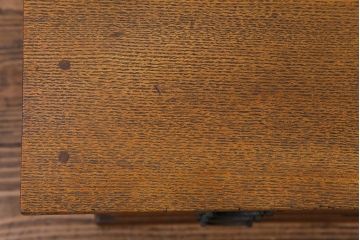 アンティーク家具　和製アンティーク　タモ材　細かな木目と風合いに味わいがある小振りな引き出し(小物収納)